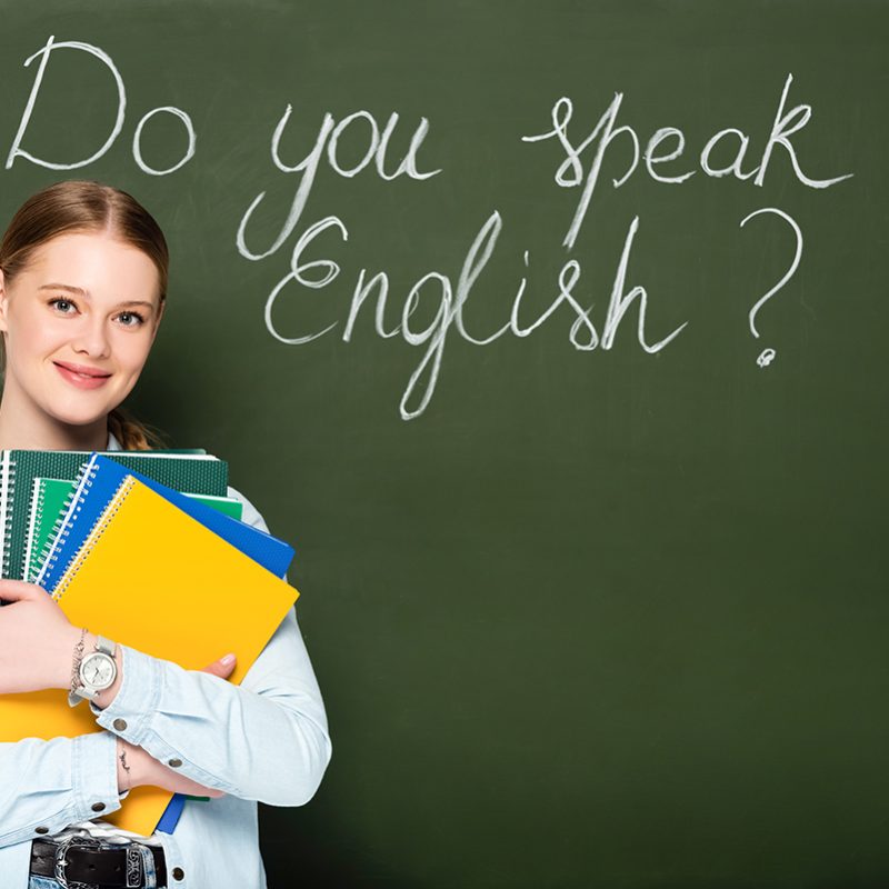 Quanto tempo uma pessoa leva para falar inglês fluentemente?